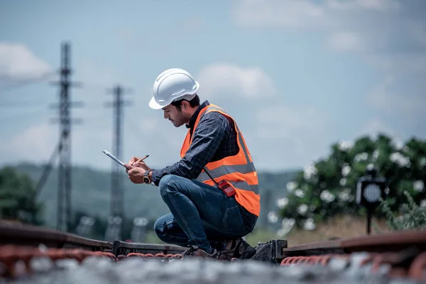 Deutscher Gewerkschaftsbund: “Tarifwende” Kampanyasıyla İşçi Haklarını Güçlendiriyor